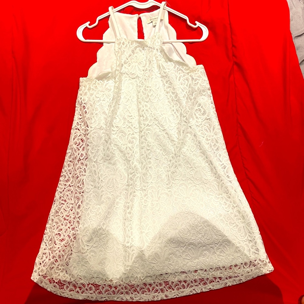 Francesca’s all white dress